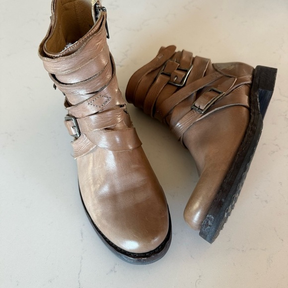 Frye Veronica brown/grey strappy boots in size: 6 - Picture 4 of 8